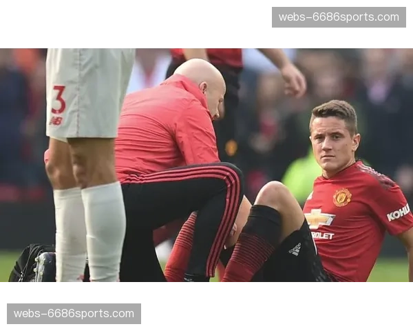 利桑德罗伤愈复出进入首发 梅努因伤缺席曼联关键战